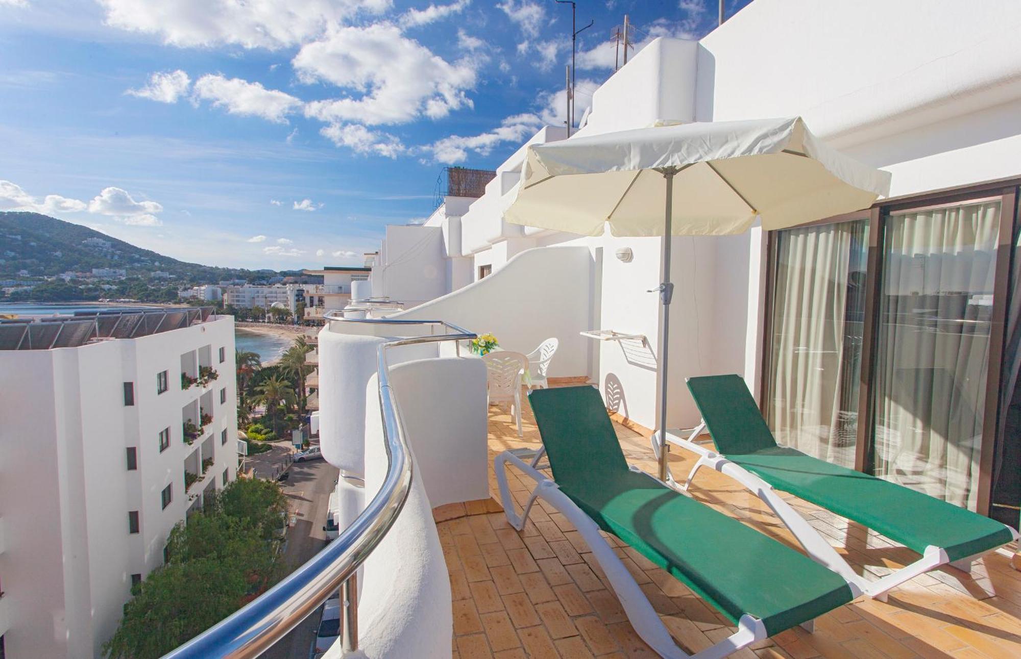 Apartamentos Bon Lloc ซานตาเอวเลเรียเดสริว ห้อง รูปภาพ