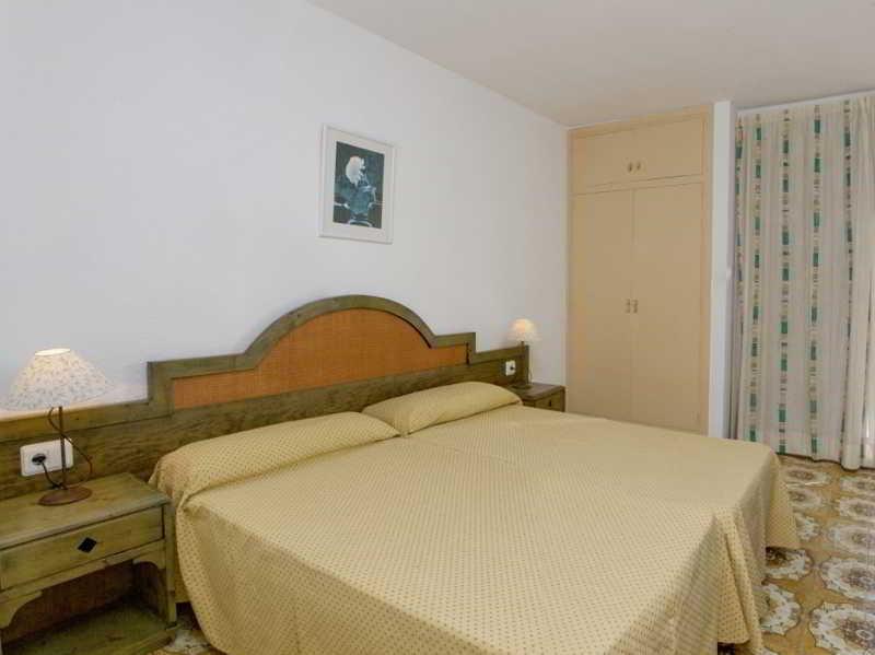 Apartamentos Bon Lloc ซานตาเอวเลเรียเดสริว ภายนอก รูปภาพ