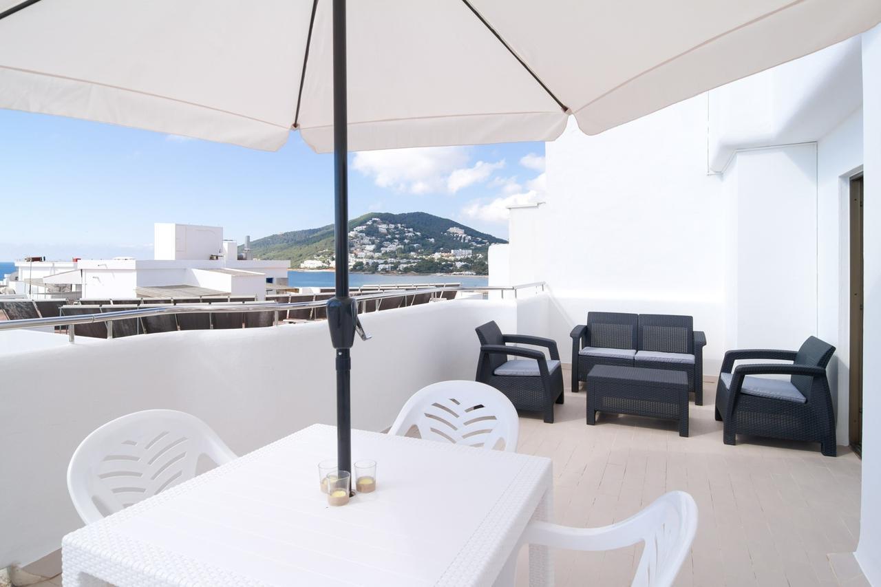Apartamentos Bon Lloc ซานตาเอวเลเรียเดสริว ภายนอก รูปภาพ