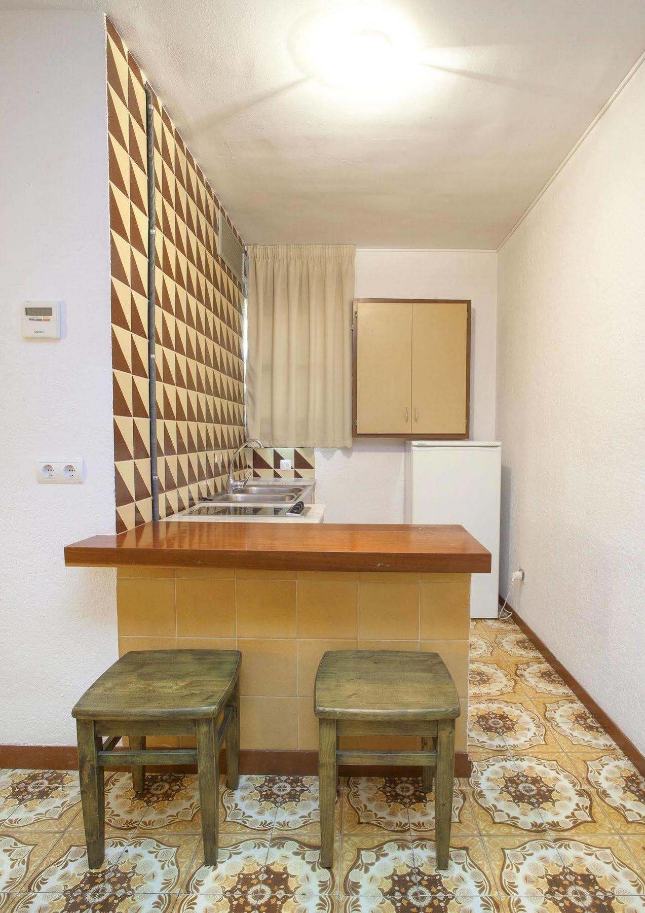 Apartamentos Bon Lloc ซานตาเอวเลเรียเดสริว ภายนอก รูปภาพ