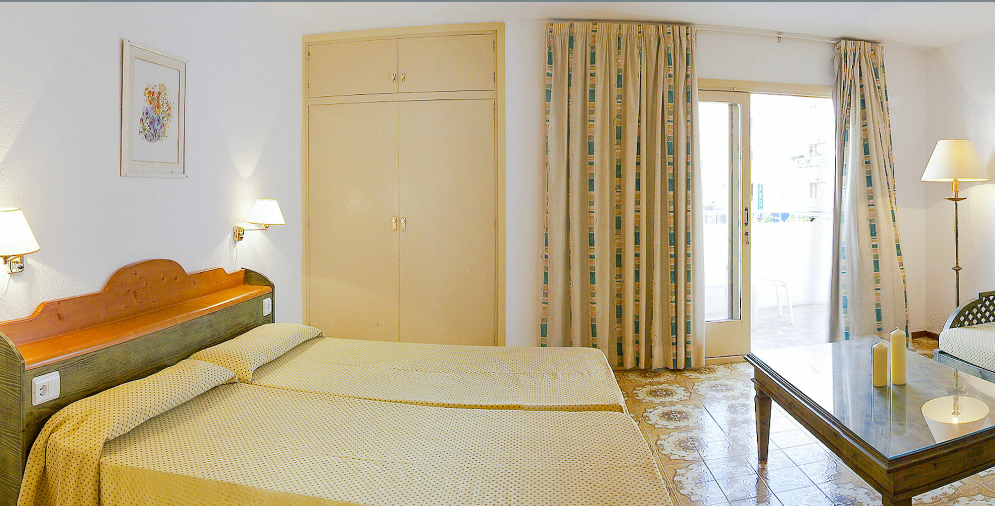 Apartamentos Bon Lloc ซานตาเอวเลเรียเดสริว ภายนอก รูปภาพ