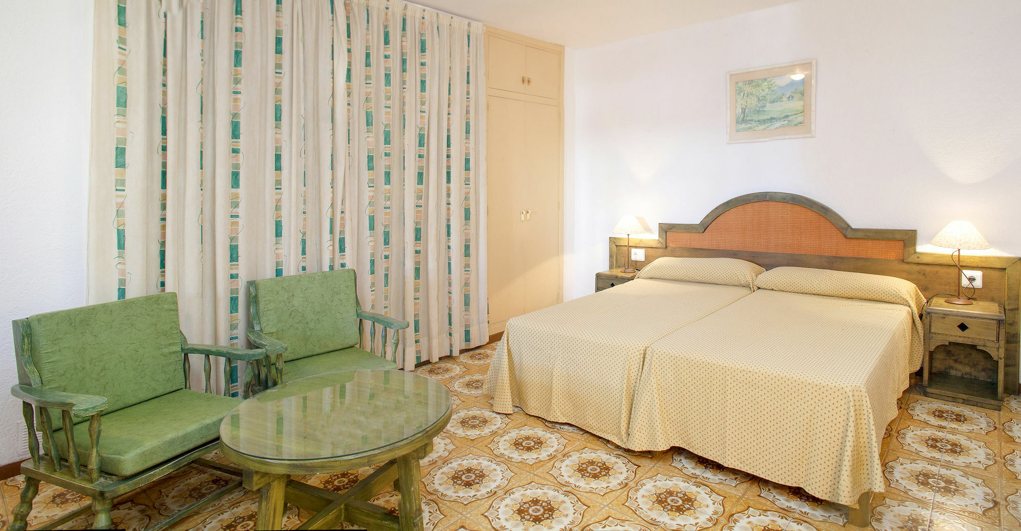 Apartamentos Bon Lloc ซานตาเอวเลเรียเดสริว ภายนอก รูปภาพ