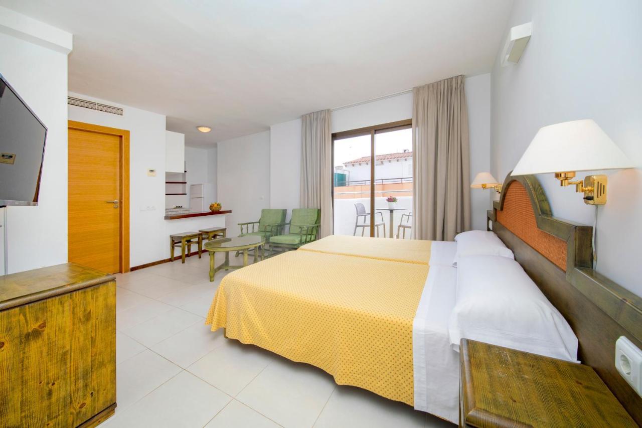 Apartamentos Bon Lloc ซานตาเอวเลเรียเดสริว ภายนอก รูปภาพ