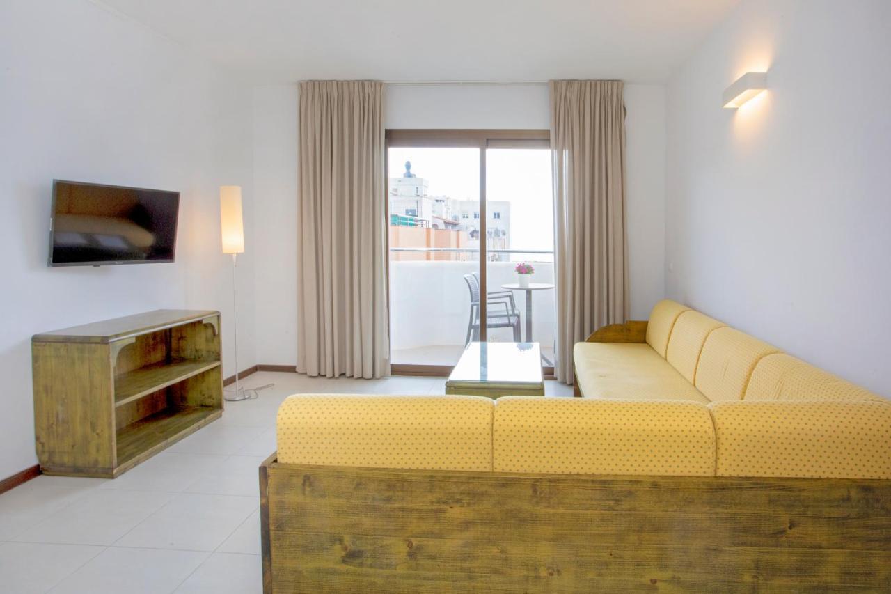 Apartamentos Bon Lloc ซานตาเอวเลเรียเดสริว ภายนอก รูปภาพ