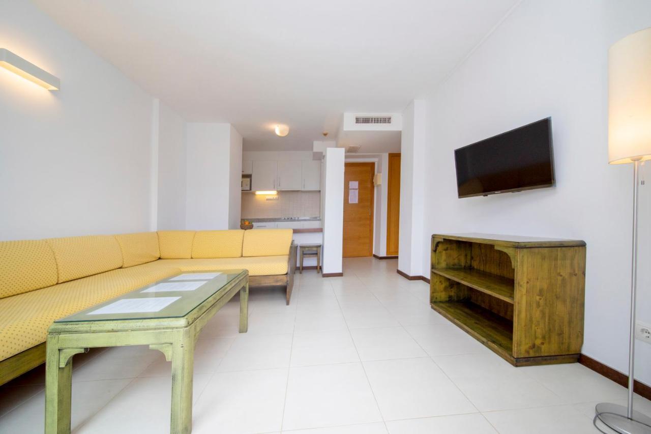 Apartamentos Bon Lloc ซานตาเอวเลเรียเดสริว ภายนอก รูปภาพ